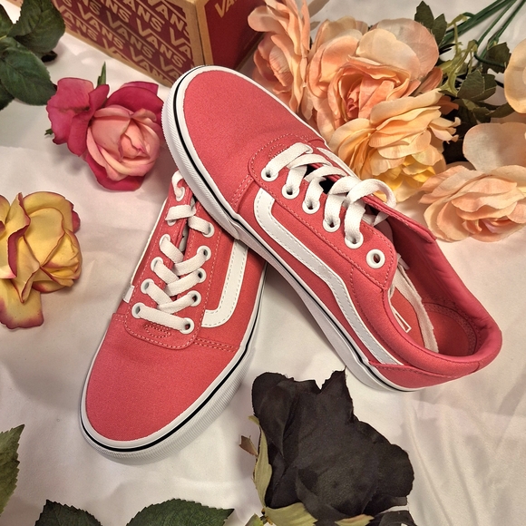 Vans Shoes - 🎈🎈 VANS PINK & WHITE SNEAKERS